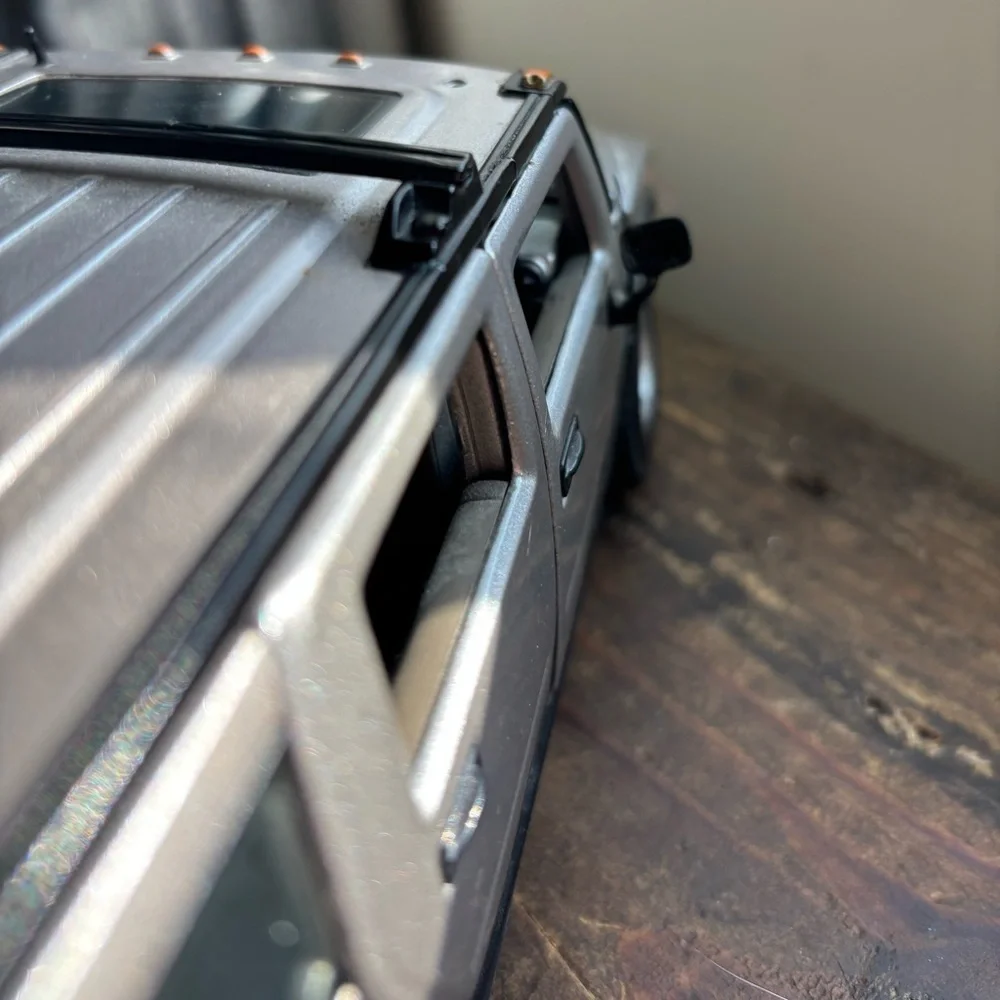 🎒BTS SALE📚 Maisto Premiere Edition Silver Hummer H2 SUV [1:18 Scale]